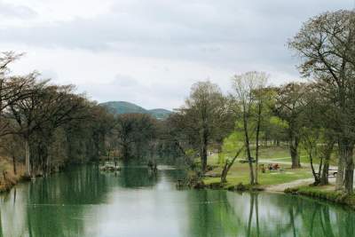 TEXAS-BANDERA CREEK.JPG